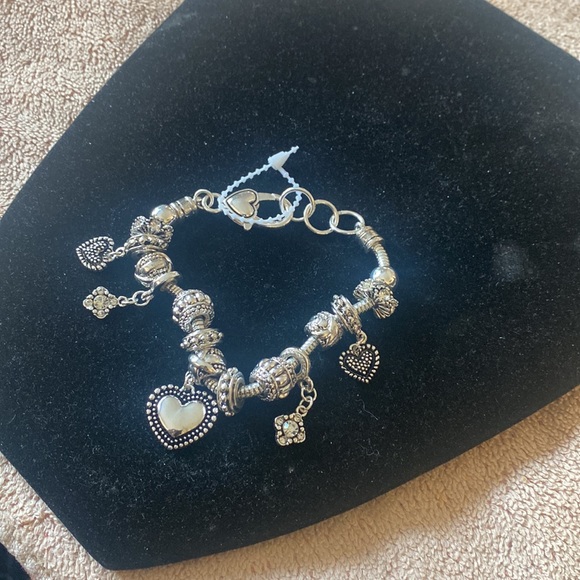 SilverFox Jewelry, Silvertone Bracelet - Picture 4 of 4